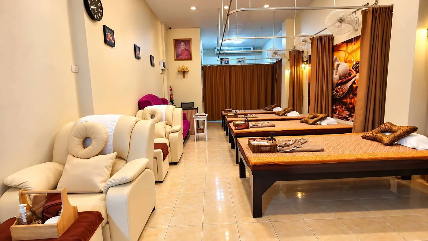 The foot massage lounge and treatment beds